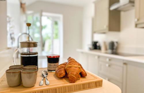 Modern Canterbury 3 Bedroom Townhouse - Pets Welcome & Free Parking - Foto 20