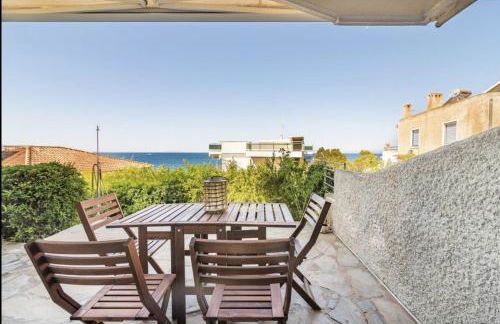 Panoramic Seaview Maisonette with Garden - Photo 11