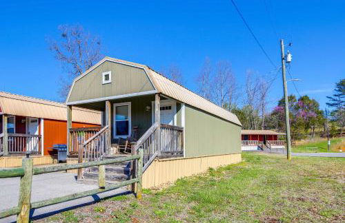 Charming Cabin Near Great Smoky Mountains! - Foto 17