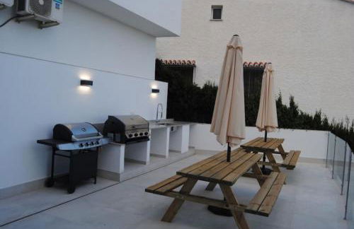 Luxury villa with heated pool for 12 to 14 people - Photo 16