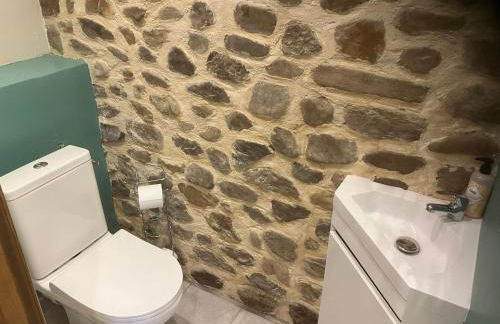 La Tuilerie Grange (Adults only gite) with two en-suite double bedrooms - Foto 11