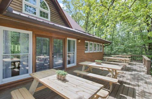 Wooded Retreat with game area and hot tub - Foto 6