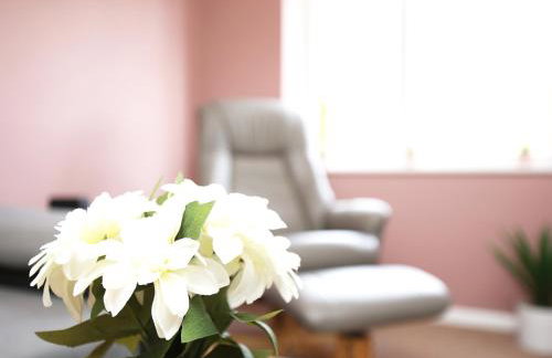 Palmers Place By N And N Stays Worker Friendly Accommodation in Bradley Stoke with private parking and fast WIFI, Long Stays Welcome - Foto 9