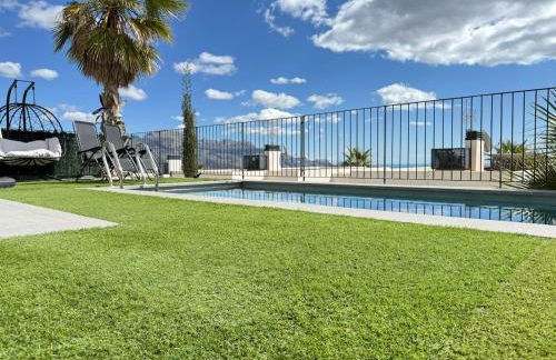 Preciosa villa con piscina privada y vistas al mar - Foto 51