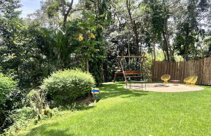 Refúgio em Macacos para até 12 hóspedes com piscina aquecida, 5 suítes e riacho - Foto 9