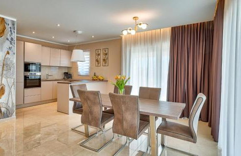 Amazing Home In Trget With Kitchen - Foto 17