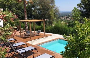 Pool Oasis with Mountain Views - Foto 1