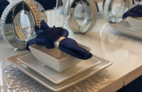 556 Gorgeous home with Pool and Spa Not Overlooked at Back 3 Bedrooms and 2 Full Bathrooms - Foto 27