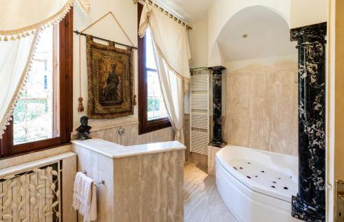 Villa Liberty Venezia -Jacuzzi, gardens, parking - Dimora Storica a soli 20km da Venezia - Photo 8