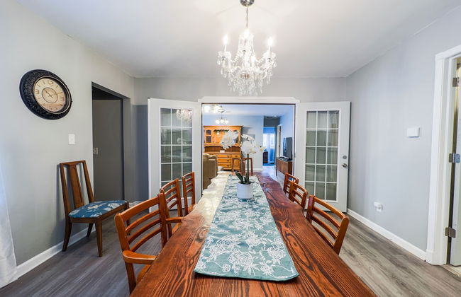 The Stone Castle - With Private Yard & Parking, Near Falls & Casino by Niagara Hospitality - Foto 22