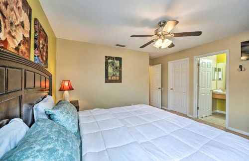 Spacious Family Home with Spa in Davenport! - Photo 28