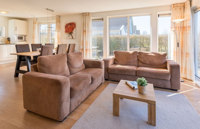 Charming Villa by the Water - Foto 8