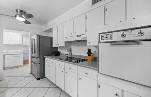 Shangri La Home - Boho Chic with Patio Pool & Grille - Foto 24