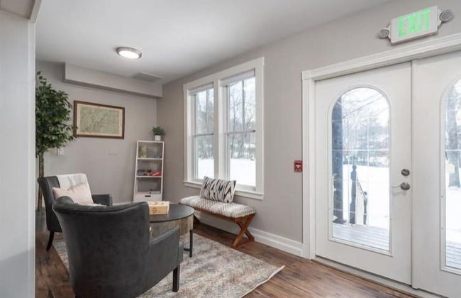 TuckAway Suites at East Branch - Photo 6