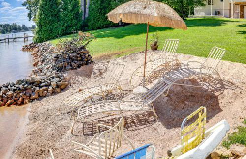 Smith Mountain Lake Retreat with Private Beach! - Foto 21