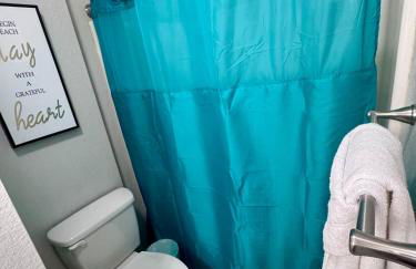 Comfy 2BR 1BA Apt - Foto 16