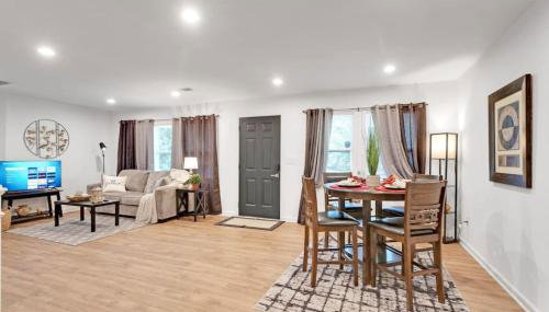 Retro Cumberland 2-Story Hangout near Six Flags - Foto 5