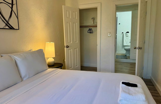 Fully-furnished Studio With Rustic Design 36B - Photo 11