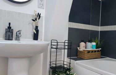 Canalside 1 bed flat - Foto 4