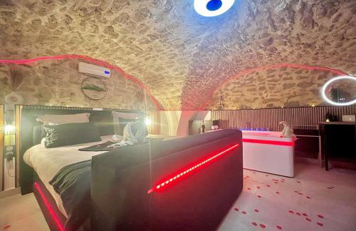 Secret LoveRoom - SpaBalnéo, Lit King Size, CLIM, Chic, calme et discret, 2 personnes - Foto 8