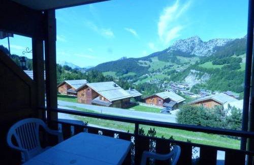 Charmant T3 ski aux pieds, 6 pers, balcon, garage - FR-1-458-217 - Foto 2