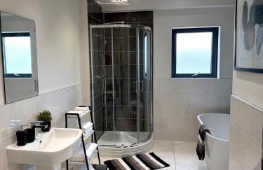 Luxe Duplex Penthouse Stay in Leeds Centre - Free Parking - Foto 12