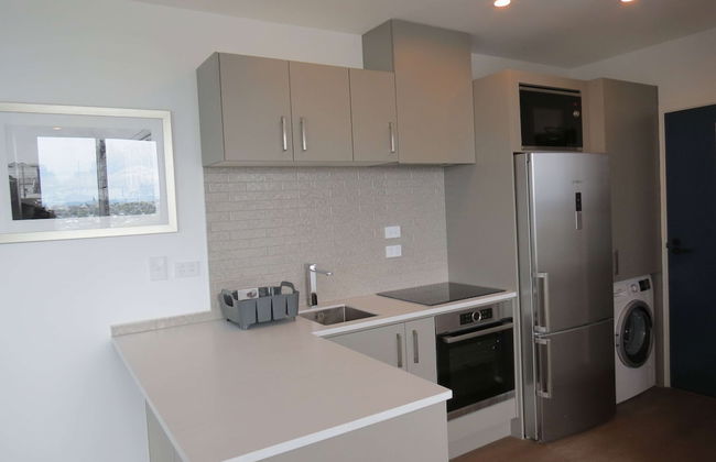 Ramada Suites By Wyndham Victoria Street West - Photo 39