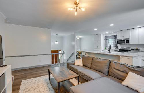 Pasadena Hideaway with Game Room and Fire Pit! - Foto 7