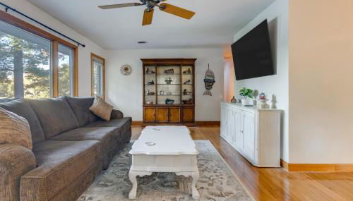 Antiquing and Fishing Riverfront Waupaca Home! - Foto 5