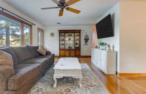 Antiquing and Fishing Riverfront Waupaca Home! - Foto 5