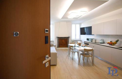 Apa Dom Downtown Family Apartment DesenzanoLoft Official Partner Homes & Villas by Marriott Bonvoy - Foto 2