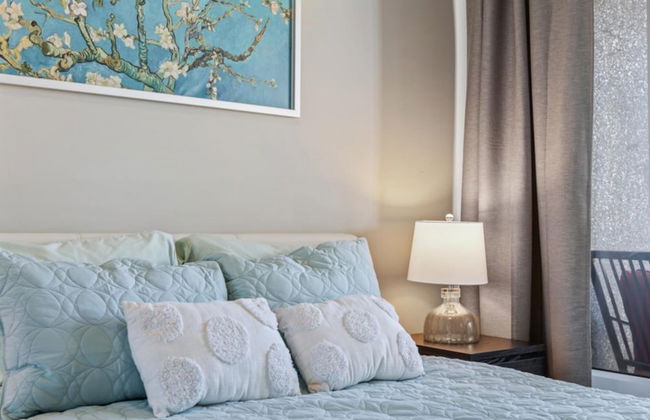 Modern DT Condo Balcony Parking Gym Hot Tub - Foto 16