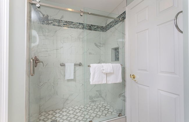 Wondrous Oceanfront Condo with Free Poolside WiFi - Unit 1105 by RedAwning - Foto 16