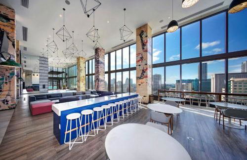 High Floor Unit Heart Of Miami with pool and gym - Foto 43