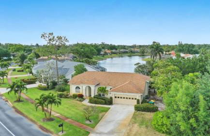 Private Pool Pond Views Bonus Lounge in Gated Naples Community Drive to Dining Sand - Foto 2