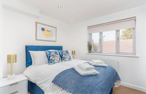 Castle Townhouse Kenilworth - Private Parking - 24 Hr Gym Access - Town Centre - Foto 7