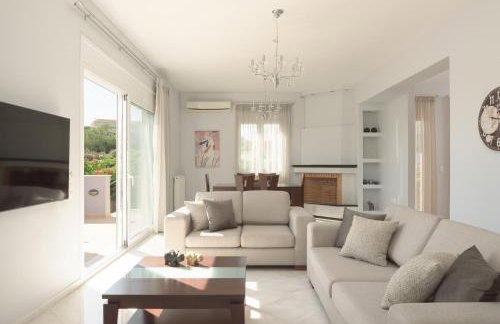 Christina Villas, Steps to Sandy Beach, By ThinkVilla - Photo 18