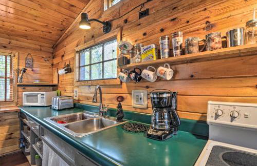 Lake Livin Cozy Cabin with Dock, Bar, 2 Kayaks - Foto 7