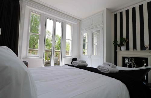 Perfect Retreat in Luxury & Historical Manor House - Photo 28