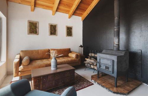 Secluded rustic 1-bedroom cabin on private land - Foto 1