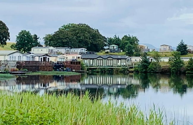 3 Bedrooms Loch Views Heated Pool Close To Beaches - Photo 27