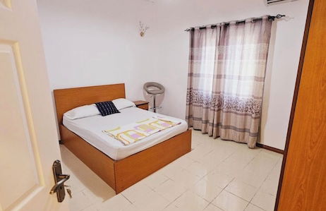 Captivating 3-bed Apartment in Flic en Flac - Photo 4