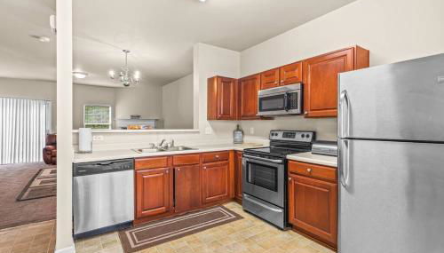 Charming MultiLevel 4 bedroom Townhouse - Foto 1