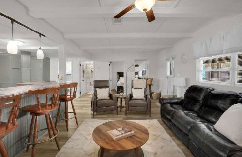 Lakefront Cabin with Private Dock - Foto 6