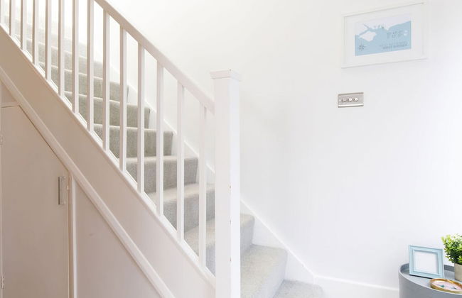 Coastal Retreat for 6 Close to Beaches - Photo 12