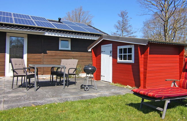 Inviting log House With 2 Terraces and Cozy Fireplace in Damp - Foto 14