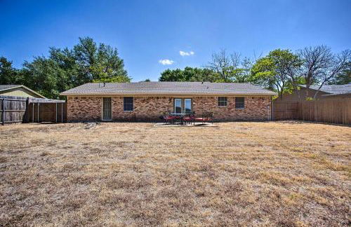 Home in Historic Waxahachie with Yard and Patio! - Foto 25