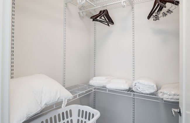 Global Luxury Suites at Bethesda Metro - Photo 4