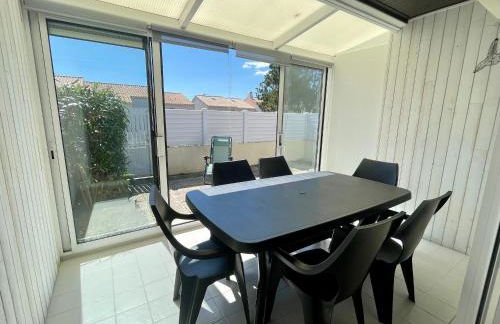 Maison tout confort proche plage avec véranda et parking privatif - FR-1-231-240 - Photo 7