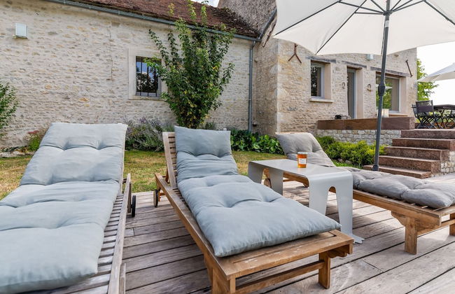 Charming Holiday Home in Yevre-la-ville With Pool - Foto 47